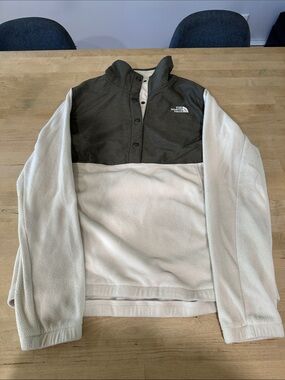 The North Face Women’s Two-Tone Fleece Pullover Jacket - Olive & Cream